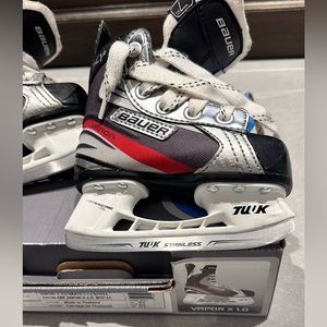 Bauer little kids ice skates US Y8 size